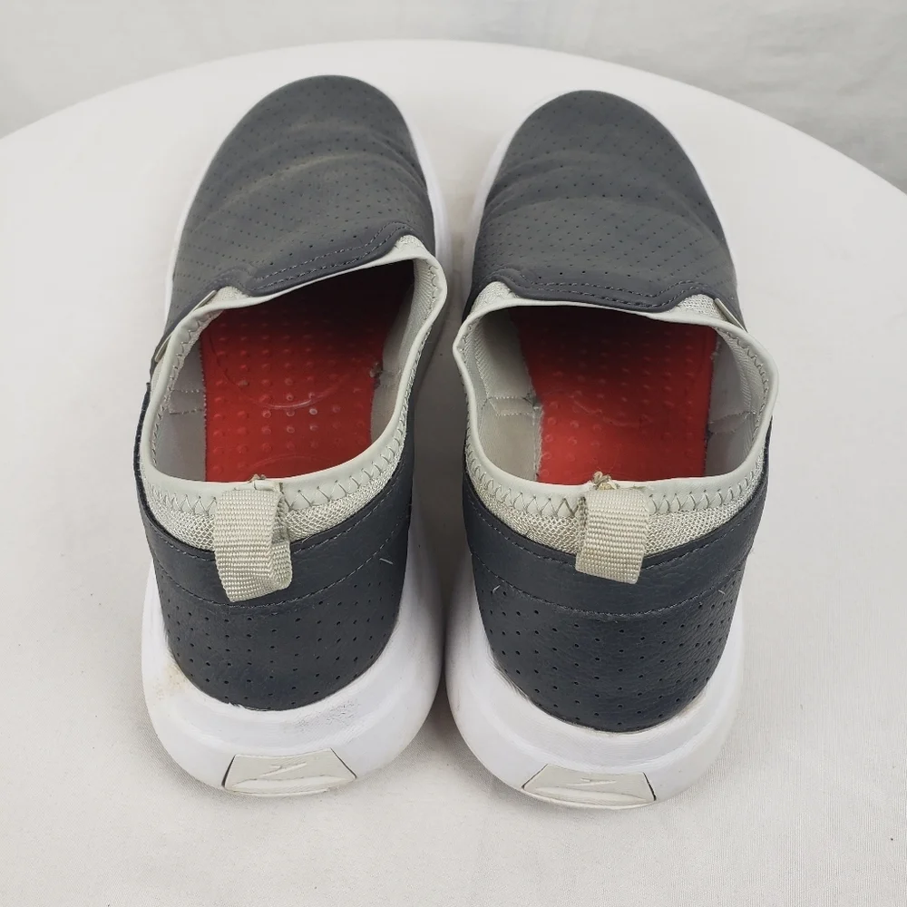 Speedo Men's Gray Slip-On Shoes Sz 7